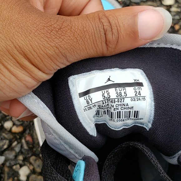 Nikes - Picture 3 of 3